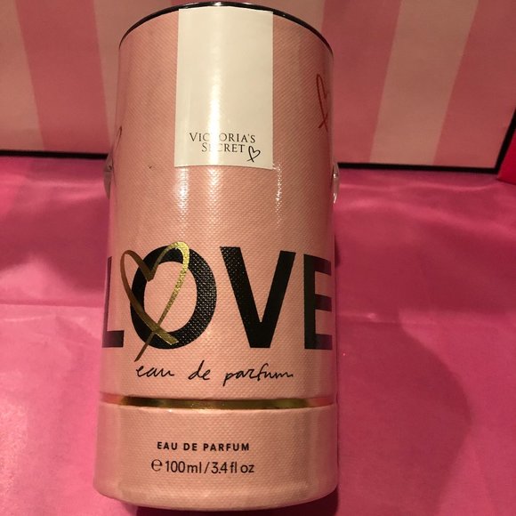 VICTORIA SECRET LOVE NWT